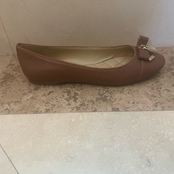 Michael Kors Alice ballet Leather . - Picture 2 of 5